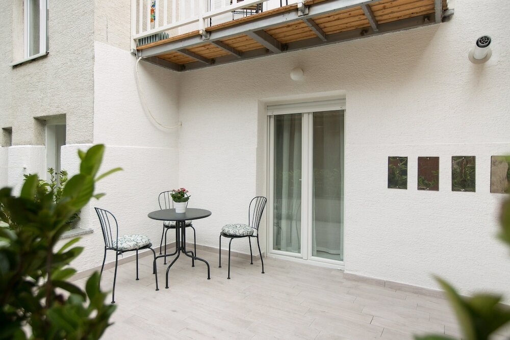 Фото Witty Please & Bardot