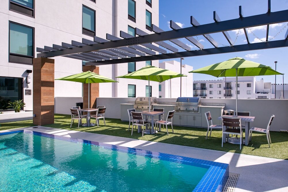 Фото Home2 Suites by Hilton Tampa Downtown Channel District