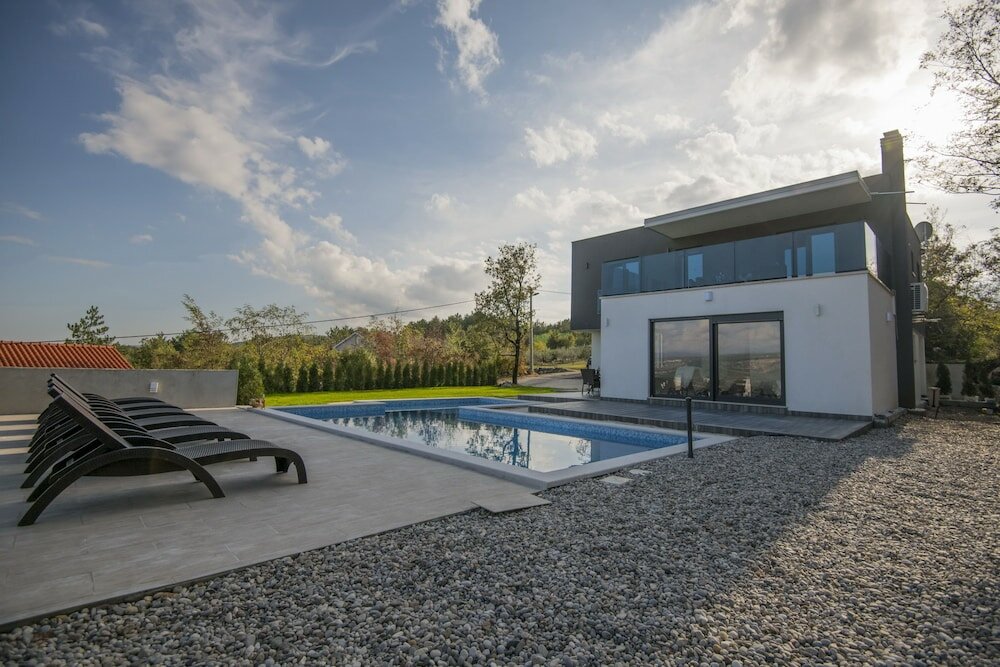 Фото Holiday House Luxury