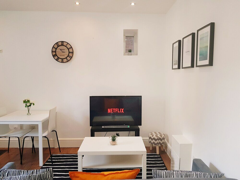 Фото BlueOne Serviced Apartments-Sandon House