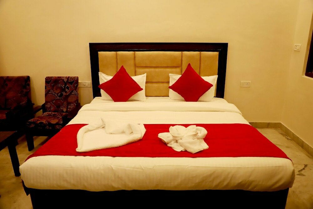 Фото Petals Krish Grand Hotel