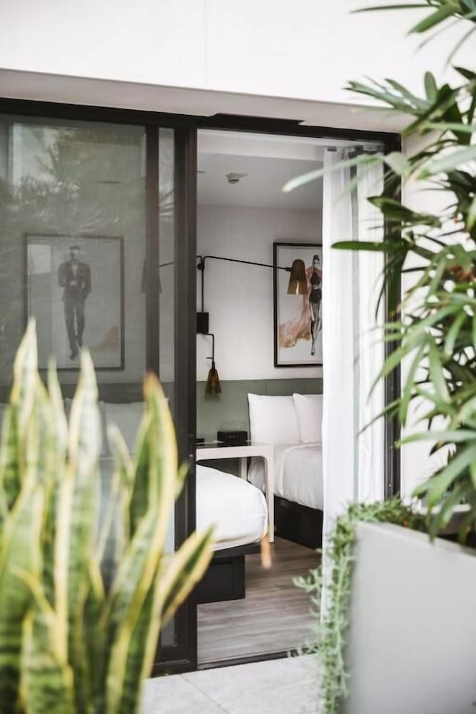 Фото The Godfrey Hotel Hollywood