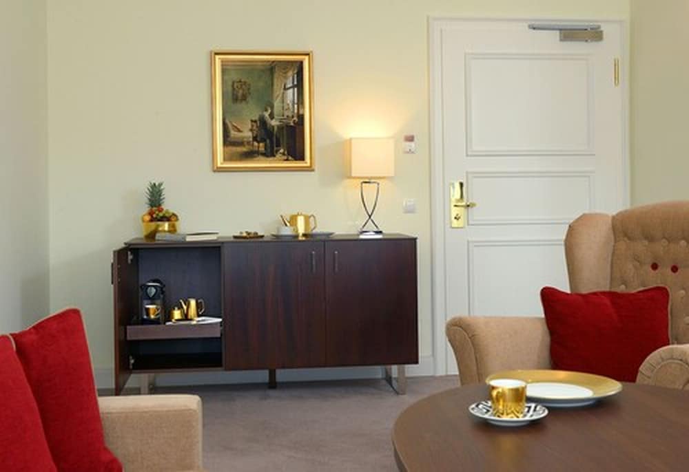 Фото Romantik Hotel Burgkeller & Residenz Kerstinghaus