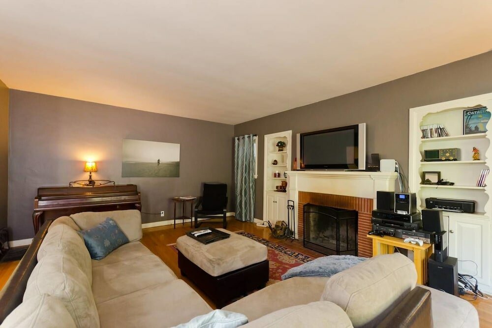 Фото Hollywood Hills Canyon Breezes