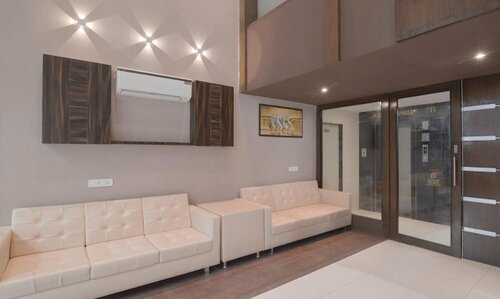 Гостиница Hotel West Blue в Мумбаи