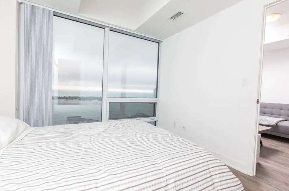 Фото Applewood Suites - Toronto Peter Street