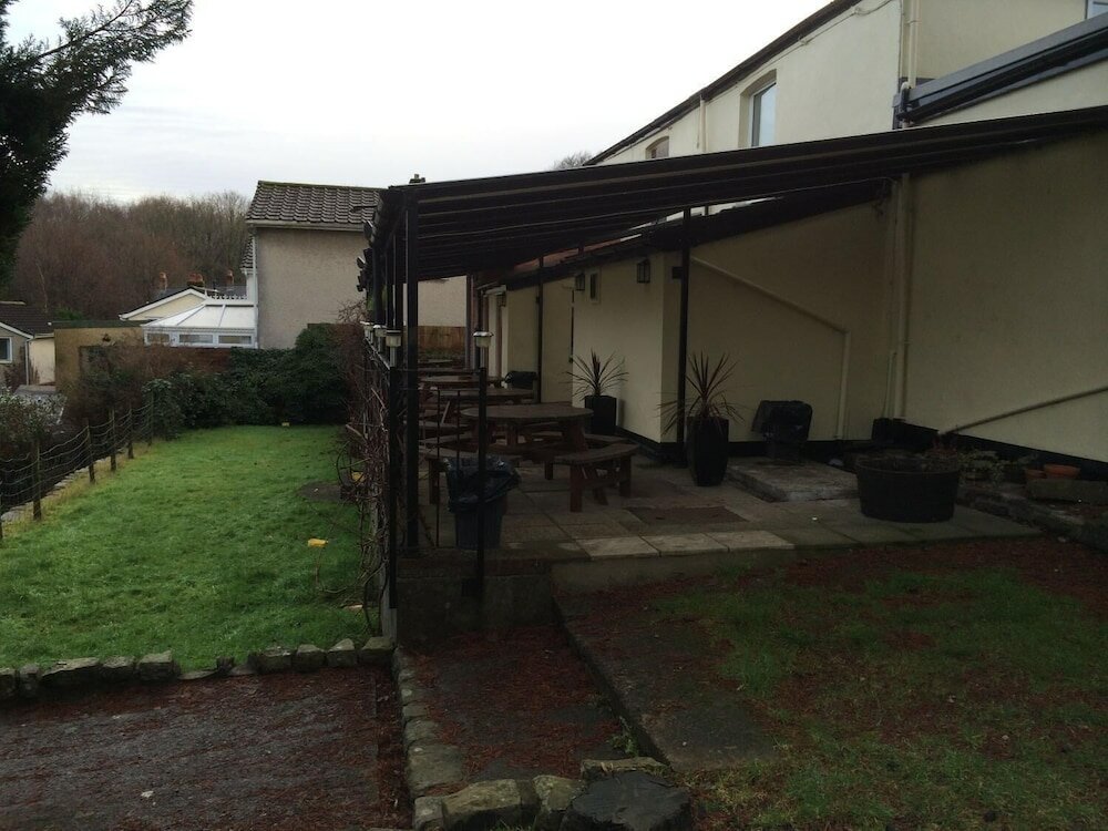 Фото Halfway House