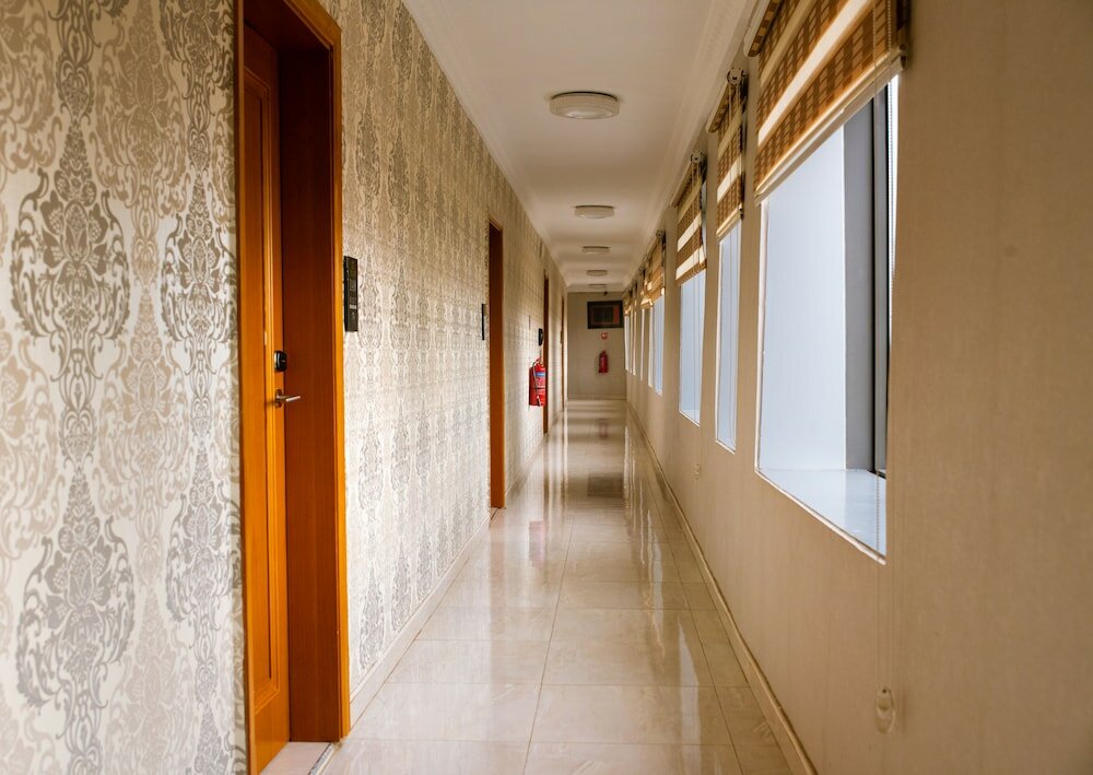 Фото Crismon Hotel