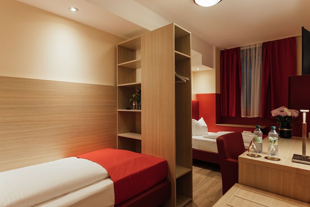 Фото Hotel Hamburger Perle