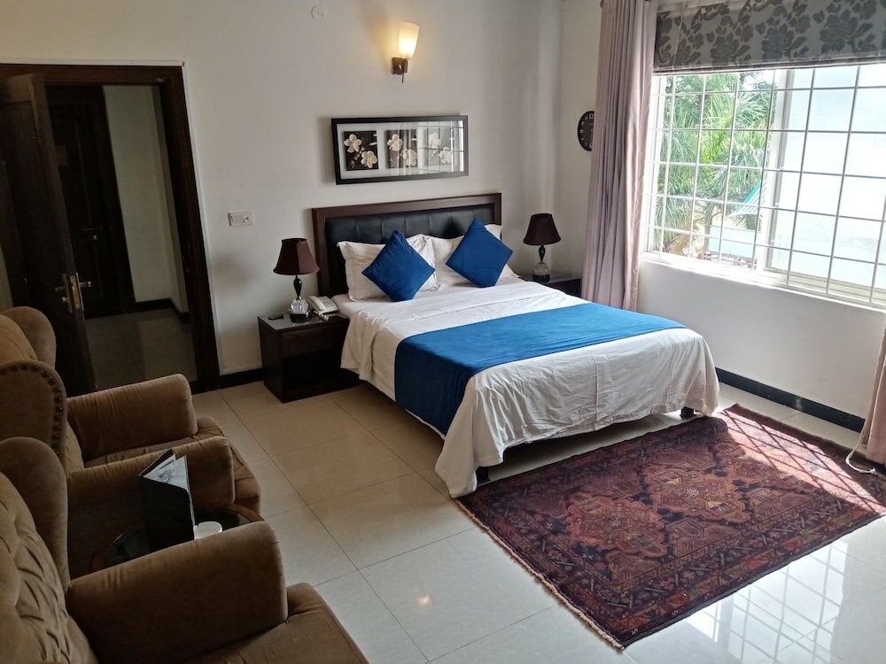 Фото Crosswinds Guest House Islamabad