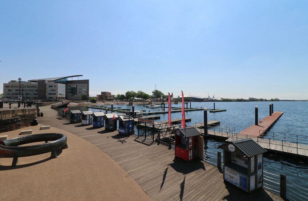 Фото 3 Bed Apartment - Mermaid Quay