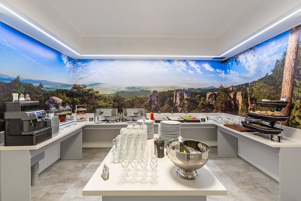 Фото Bohemia Inn Hotel