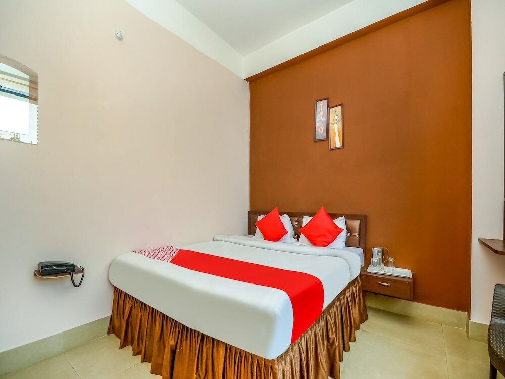 Фото Oyo 41030 Palacia Inn