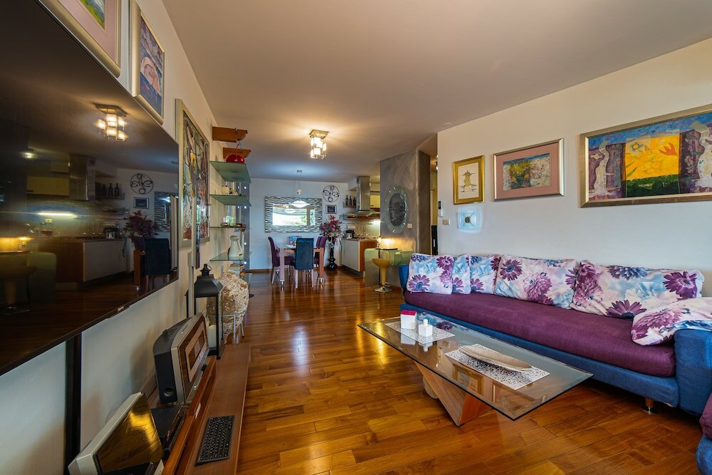 Фото Zen Luxury Apartment