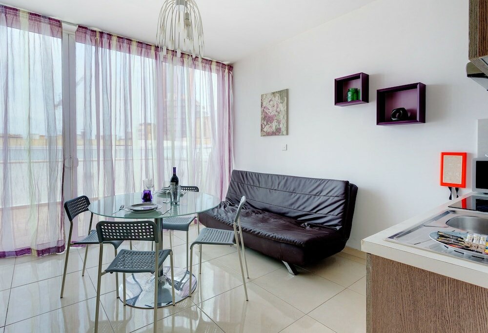 Фото Modern Penthouse in the Heart of Saint Julian's