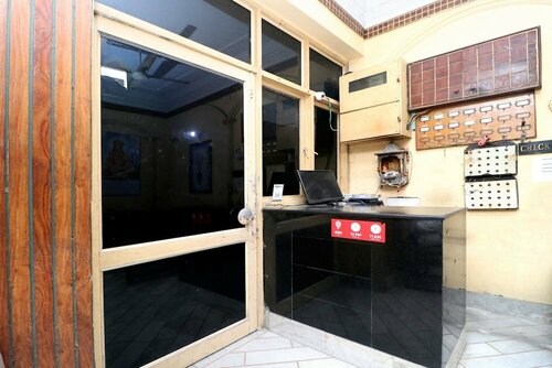 Гостиница Oyo 29193 Amrit Guest House в Джаландхаре