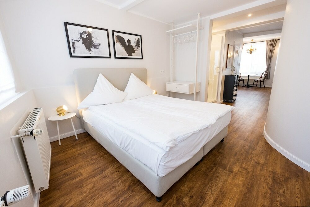 Фото Boutique Charme Apartments 14