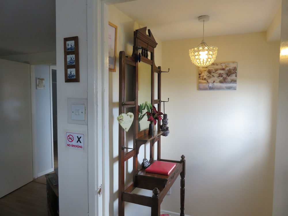 Фото The Coach House Self Catering Apartments