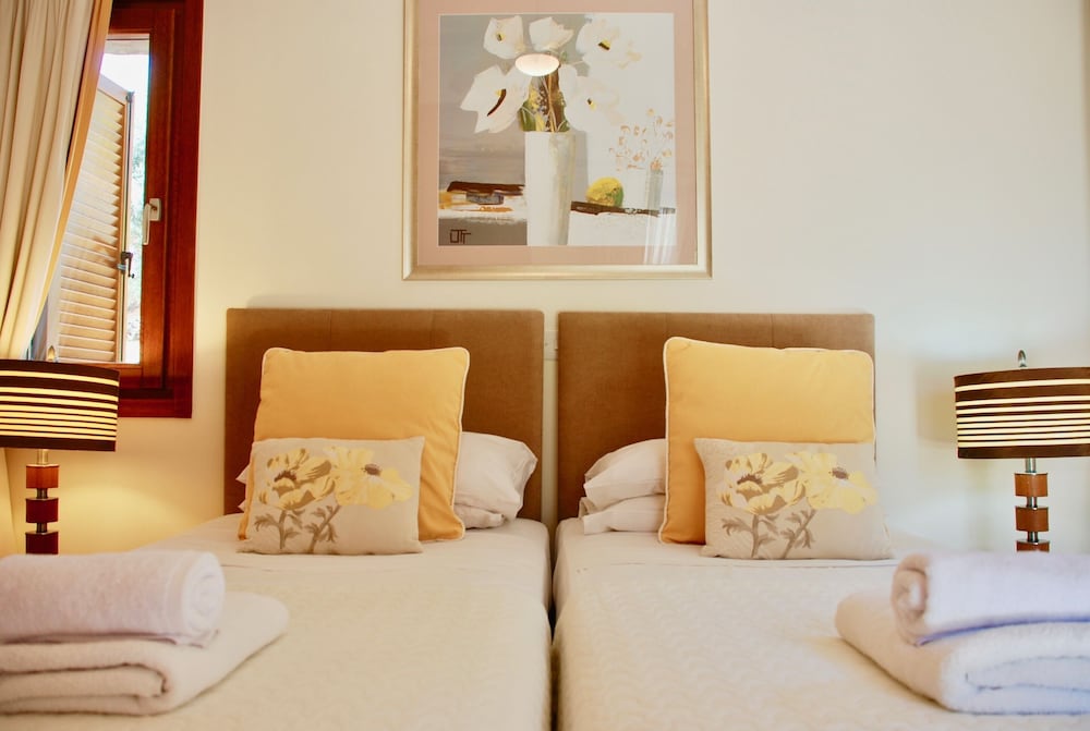 Фото 3 bedroom Villa Pera 12 with 10x5m private pool, within walking distance to resort village square, resort facilities, Aphrodite Hills