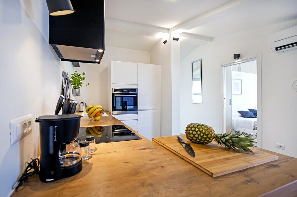 Фото Lakovich Sea View Apartments