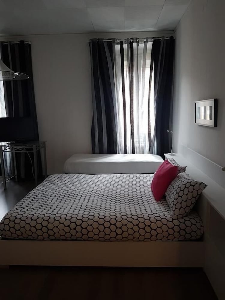 Фото Porto Vecchio ROOMS - Stazione Centrale Trieste