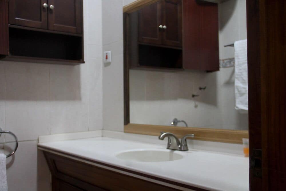 Фото Ponderosa Travel Lodge