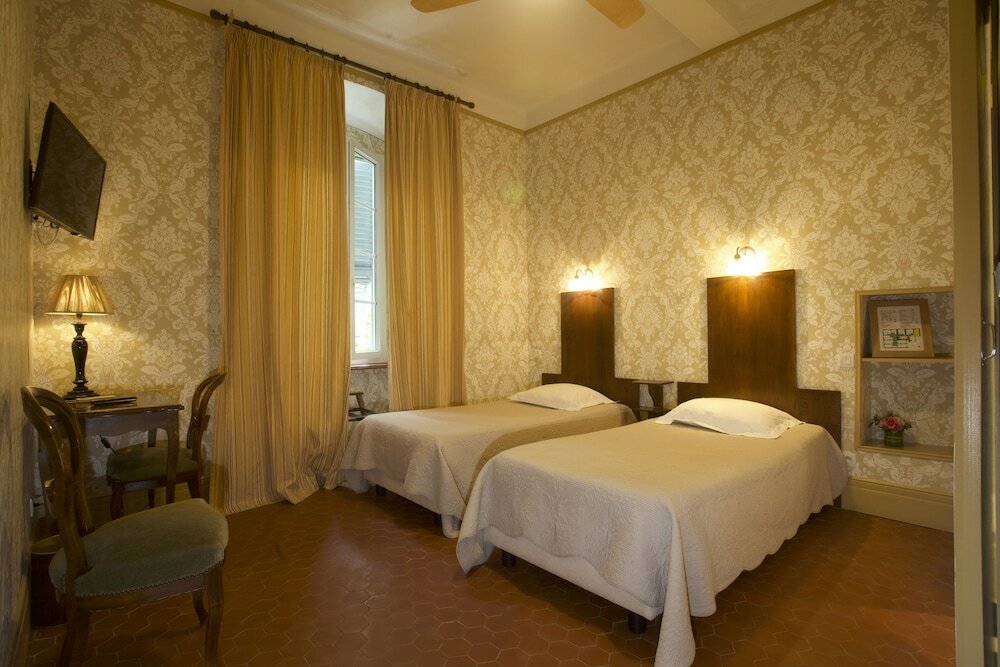 Фото Hotel Central Bastia