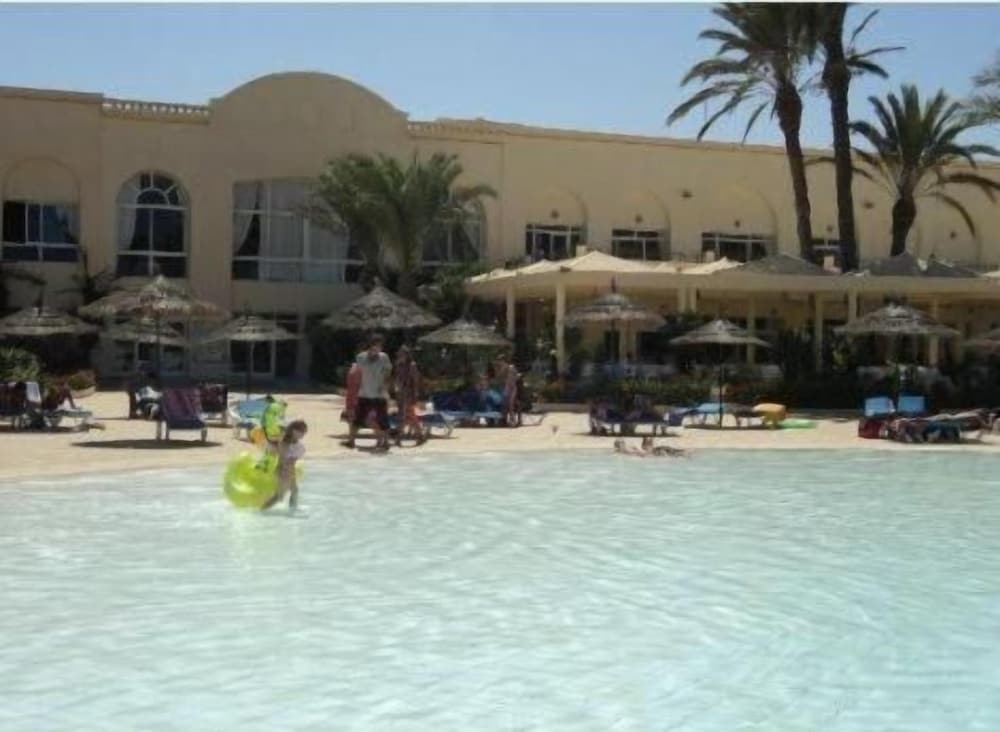 Фото Zephir Hotel & SPA