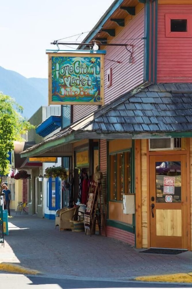 Фото The Lodge at Arrow Lakes