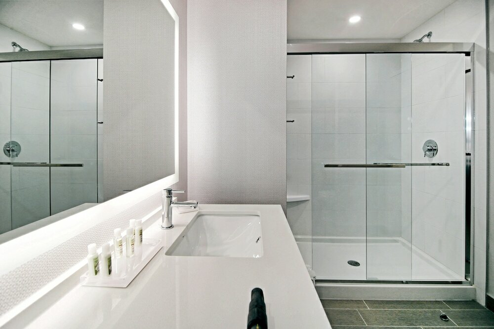 Фото Holiday Inn Hotel & Suites Calgary Airport North by IHG