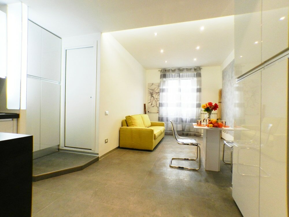 Фото Eli House Vatican