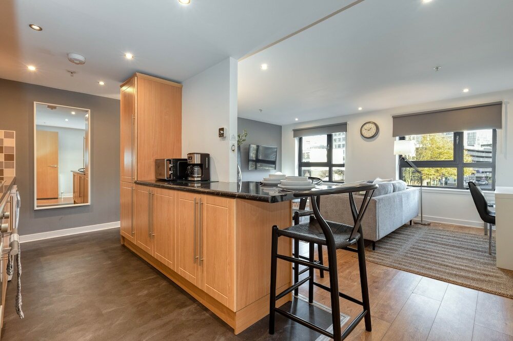 Фото Executive 7 Apartments