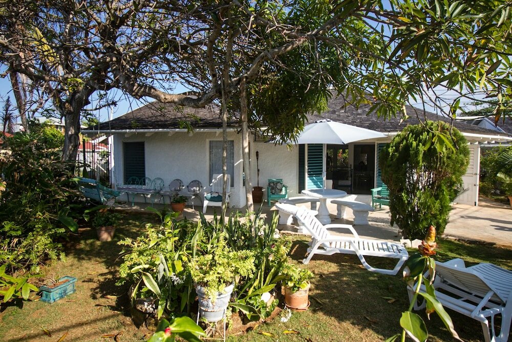 Фото Yellow Canary Beach Villa