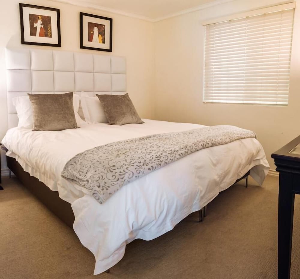 Фото Seaside Apartment