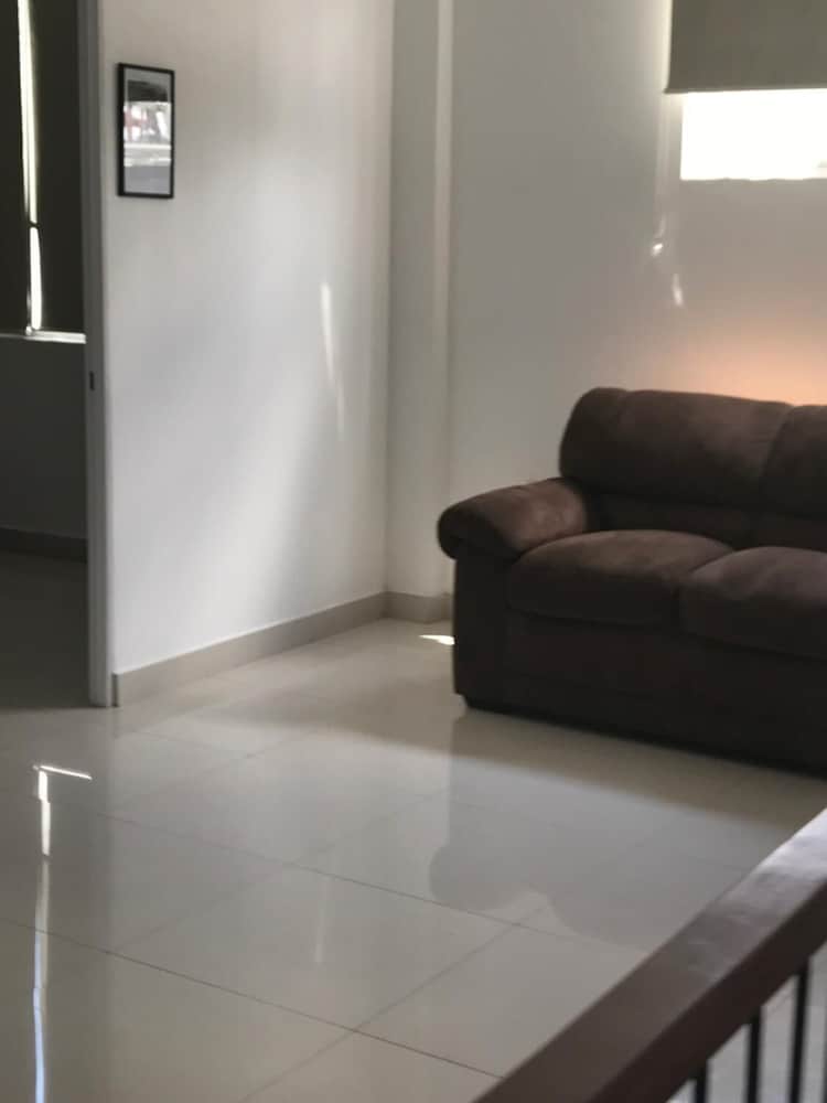 Фото Impala City Hotel and Hostel Kandy 50