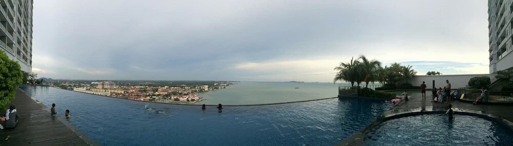 Фото Vinz at Silverscape Luxury Residence