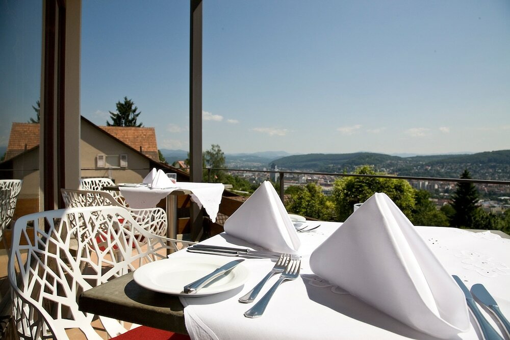 Фото Maien Hotel & Restaurant