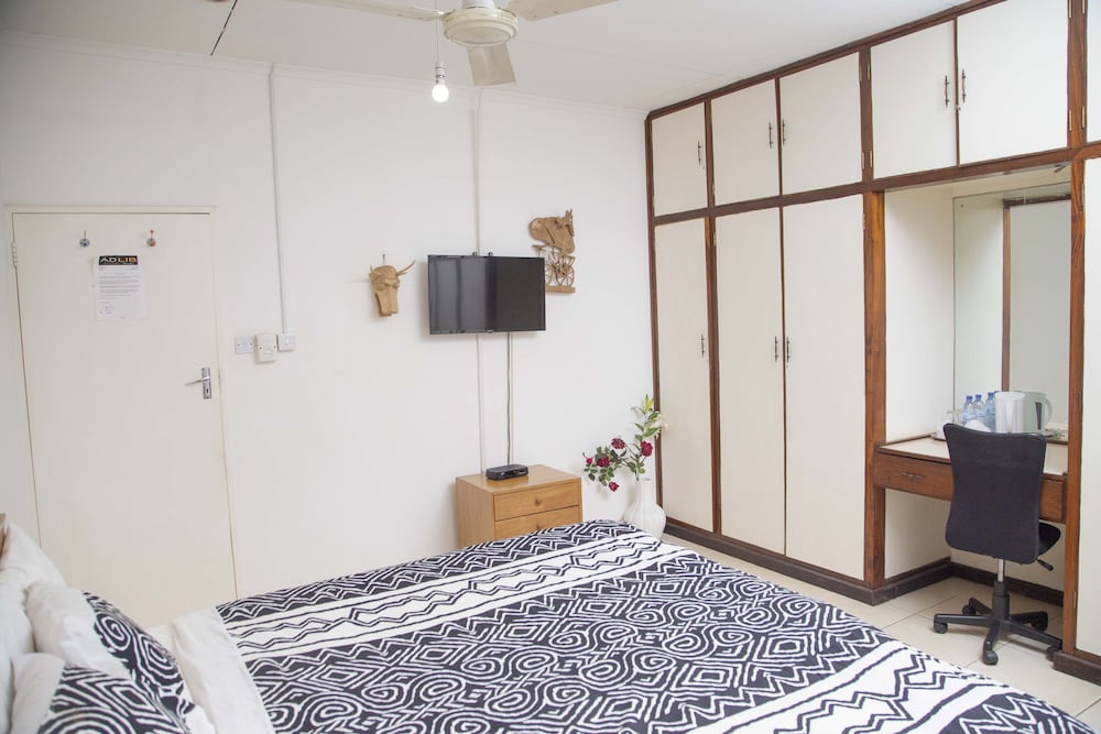 Фото Adlib Executive Lodge