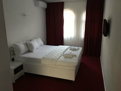 Гостиница Hotel Camp Karagaq в Пече