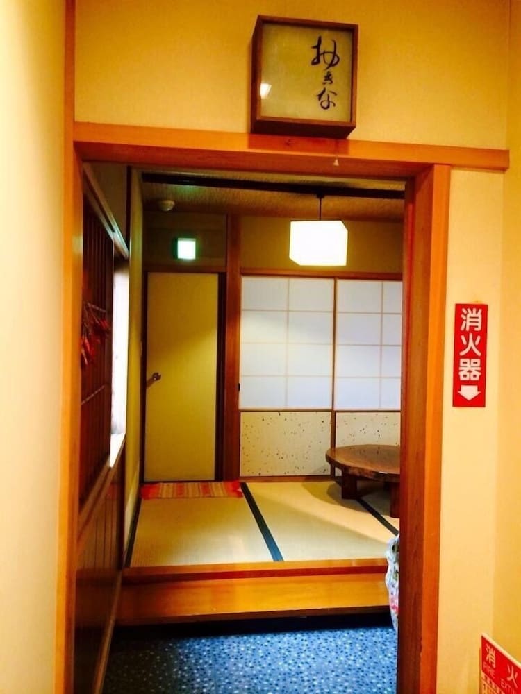 Фото Yasuragi Guest House & Bar