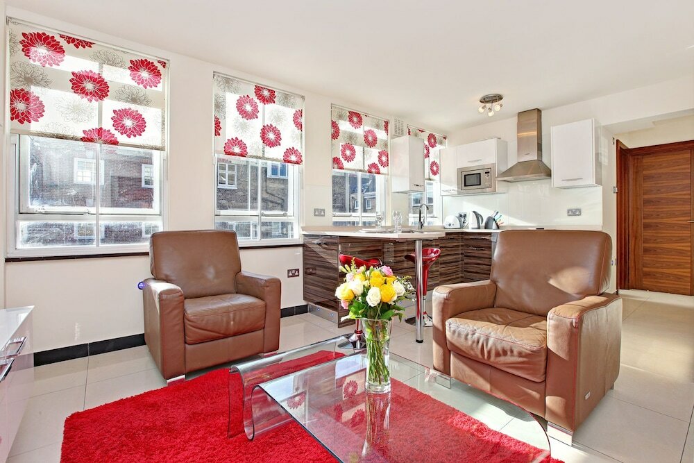 Фото Baker Street Suites