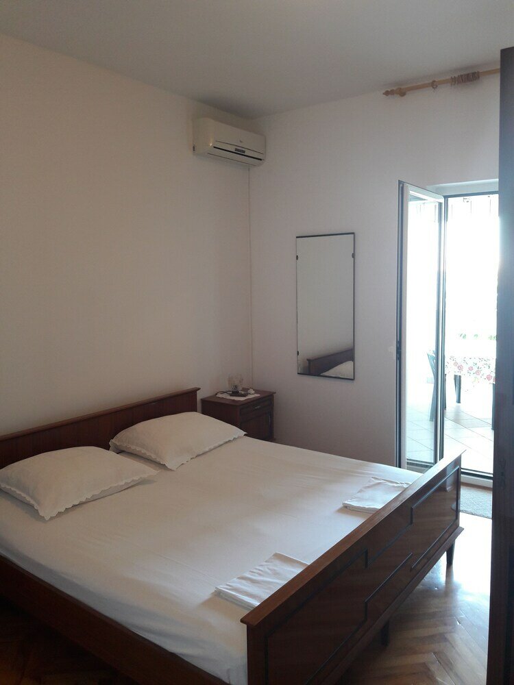 Фото Apartments Metajna X