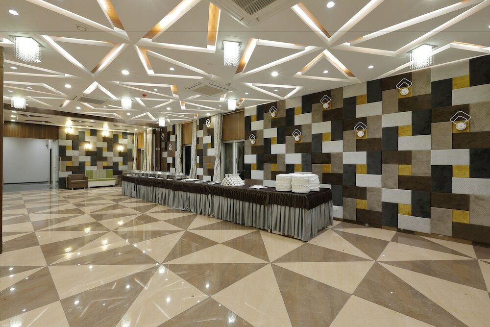 Фото Hotel Luxura