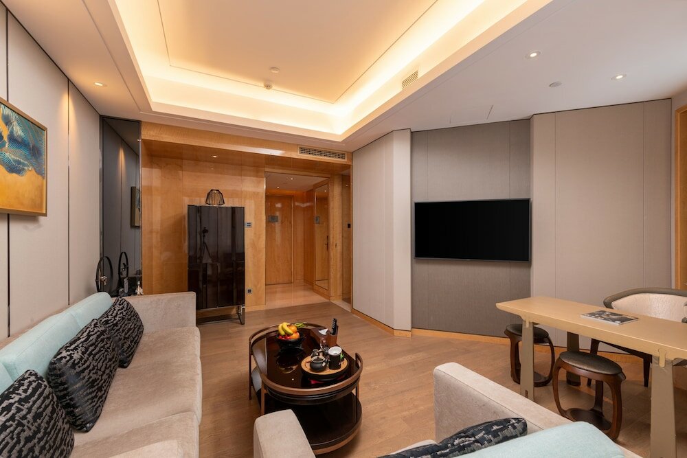 Фото Zhuhai LongZhuDa International Hotel