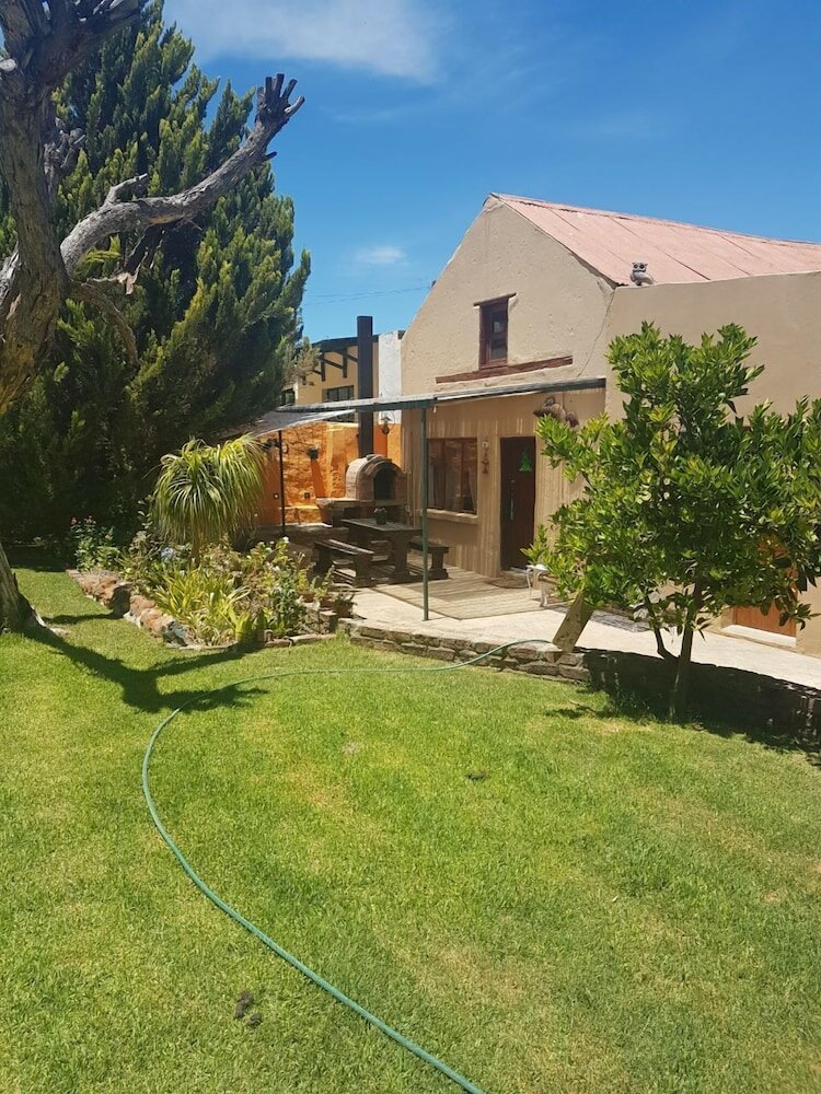 Фото Trackers Inn