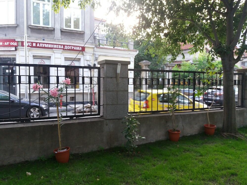 Фото The English Guest-House