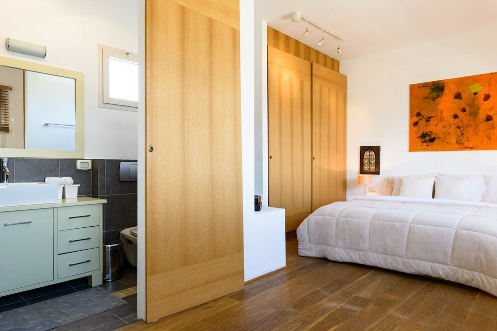 Фото Апартаменты Elegant 2br with Veranda by FeelHome