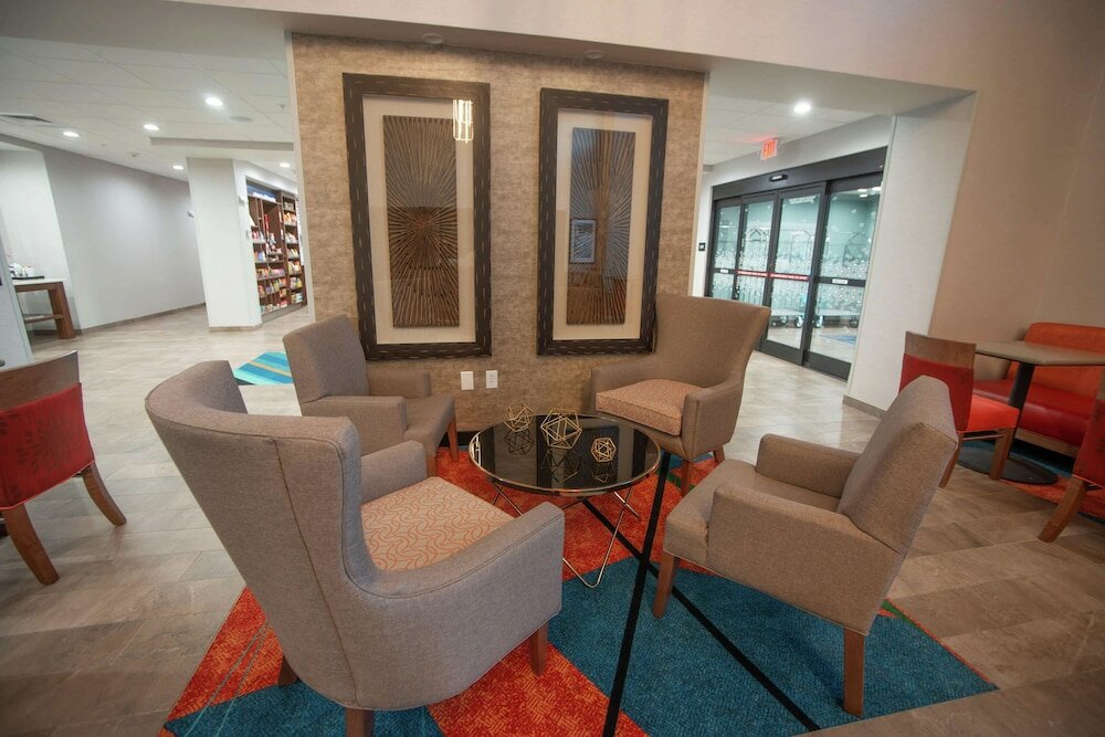 Фото Hampton Inn & Suites Oklahoma City/Quail Springs