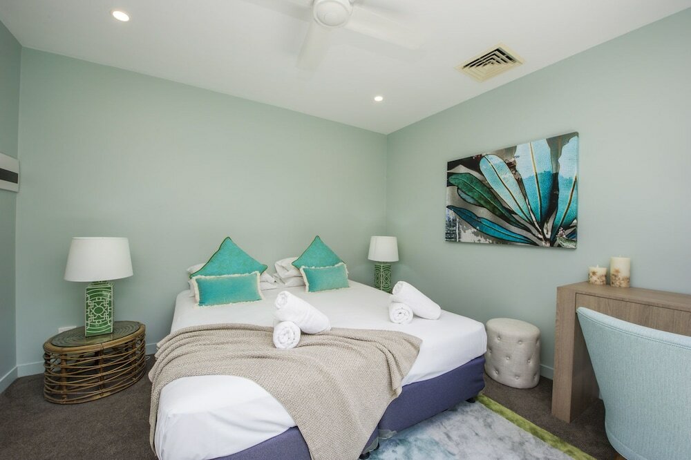 Фото 1 Bright Point Apartment 1504