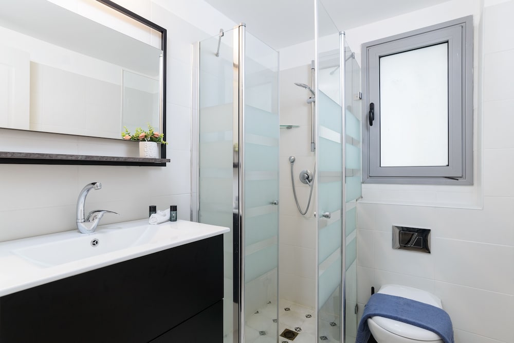 Фото Апартаменты Quiet Hideaway & Terrace near Beach by FeelHome